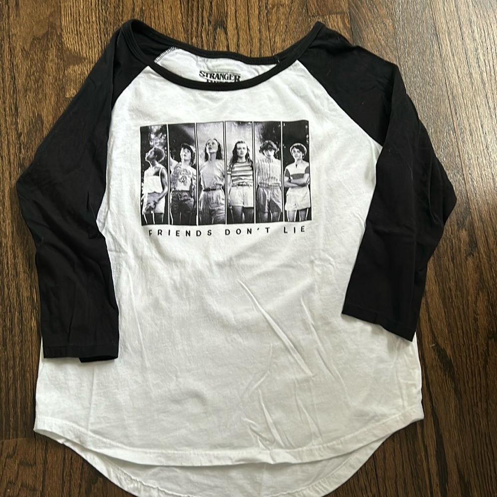Stranger Things - Friends Don’t Lie - Baseball Tee - Size S/M